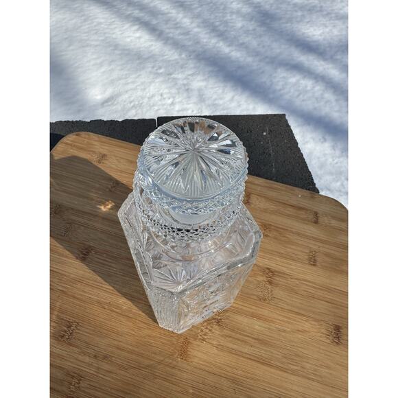 Antique American Brilliant Cut Glass Crystal Decanter & Stopper - Heavy 9.25\